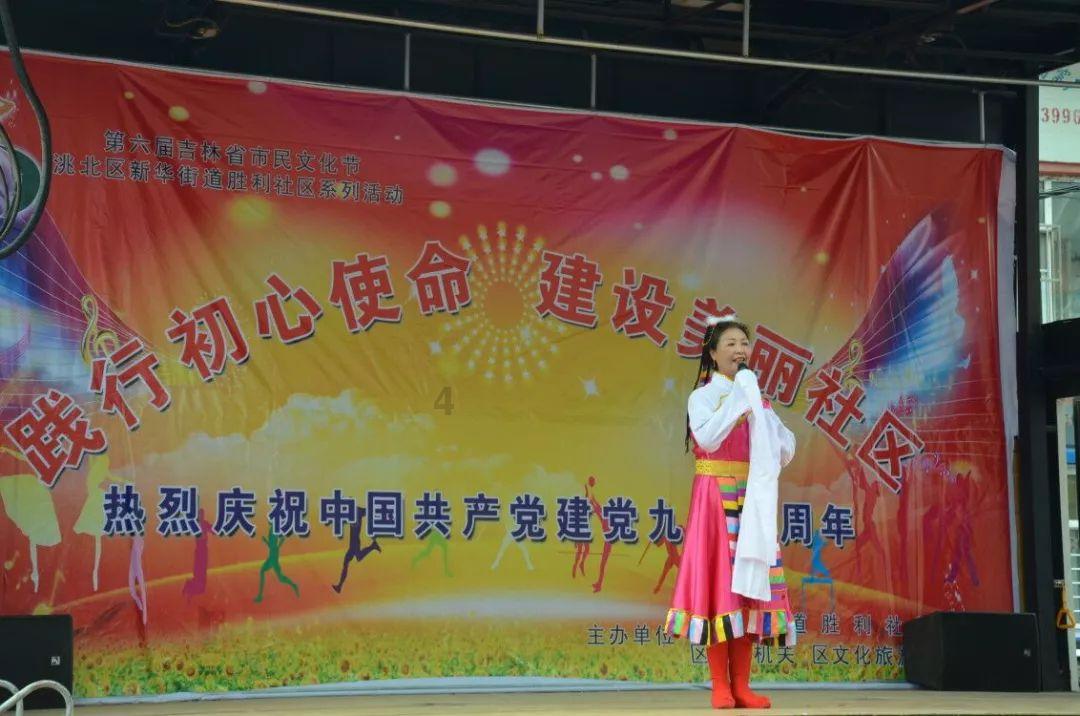 如何检查和调整螺杆支撑座的预加负荷轴承垫圈？
